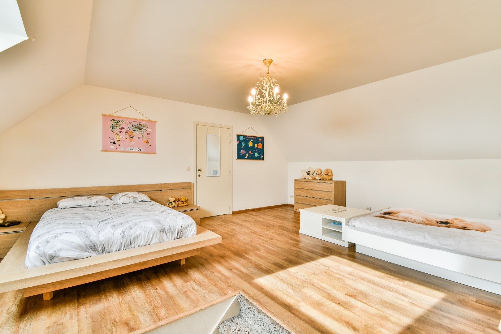 Karaktervolle villa met loodsen te koop in Torhout! foto 9