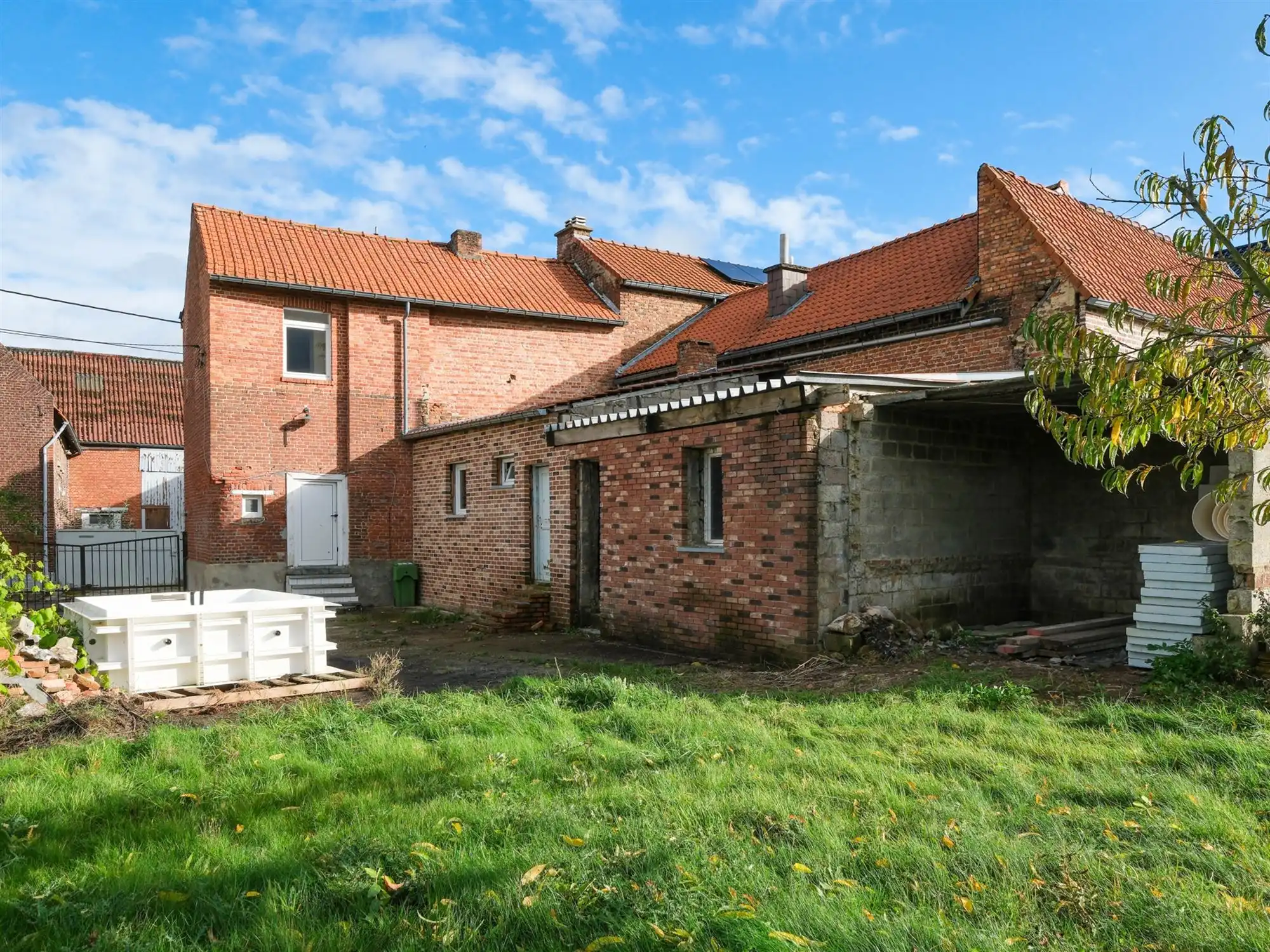 Te renoveren woning in het groen foto 3