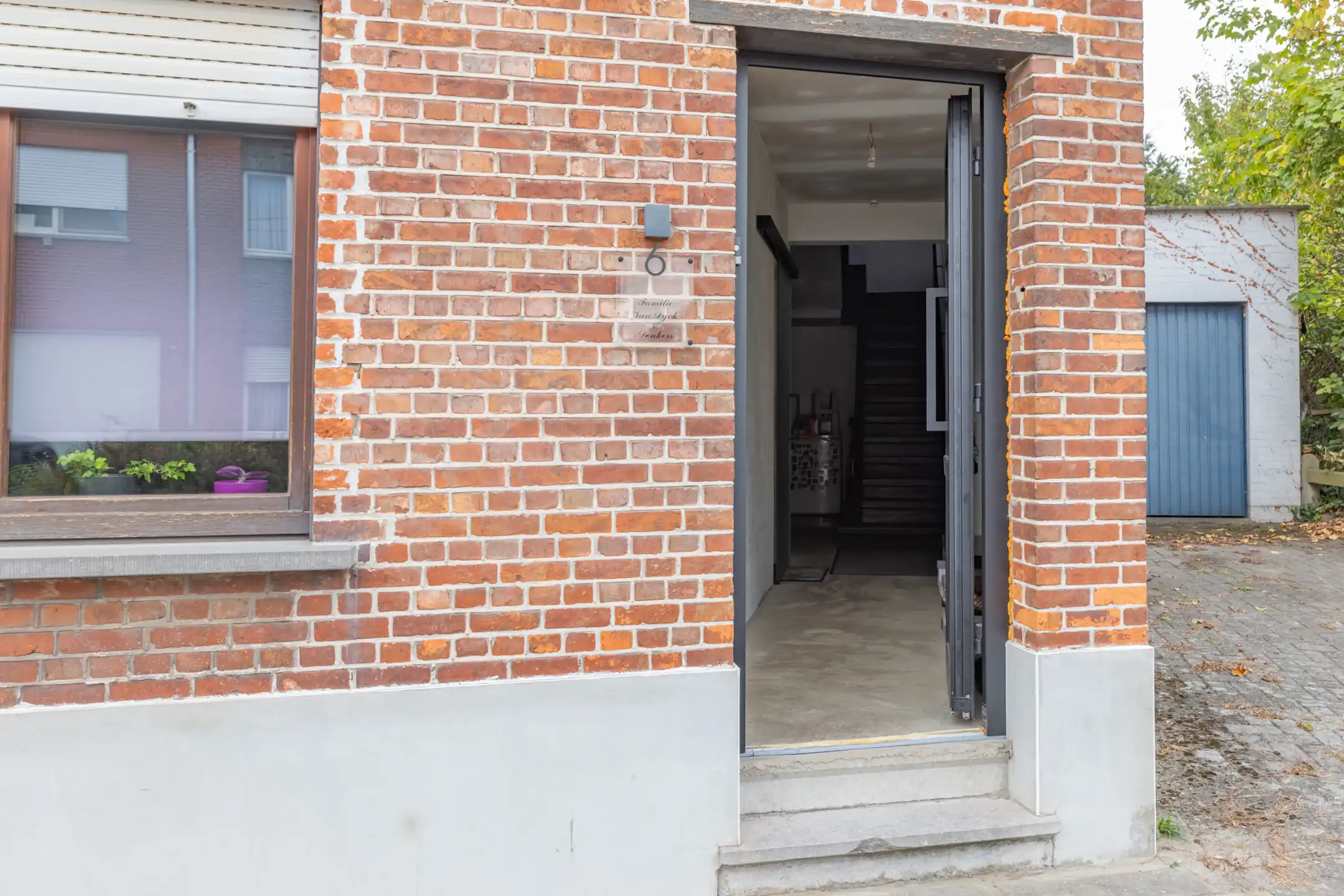Halfopen woning met garage nabij de Schelde in Sint-Amands foto 2