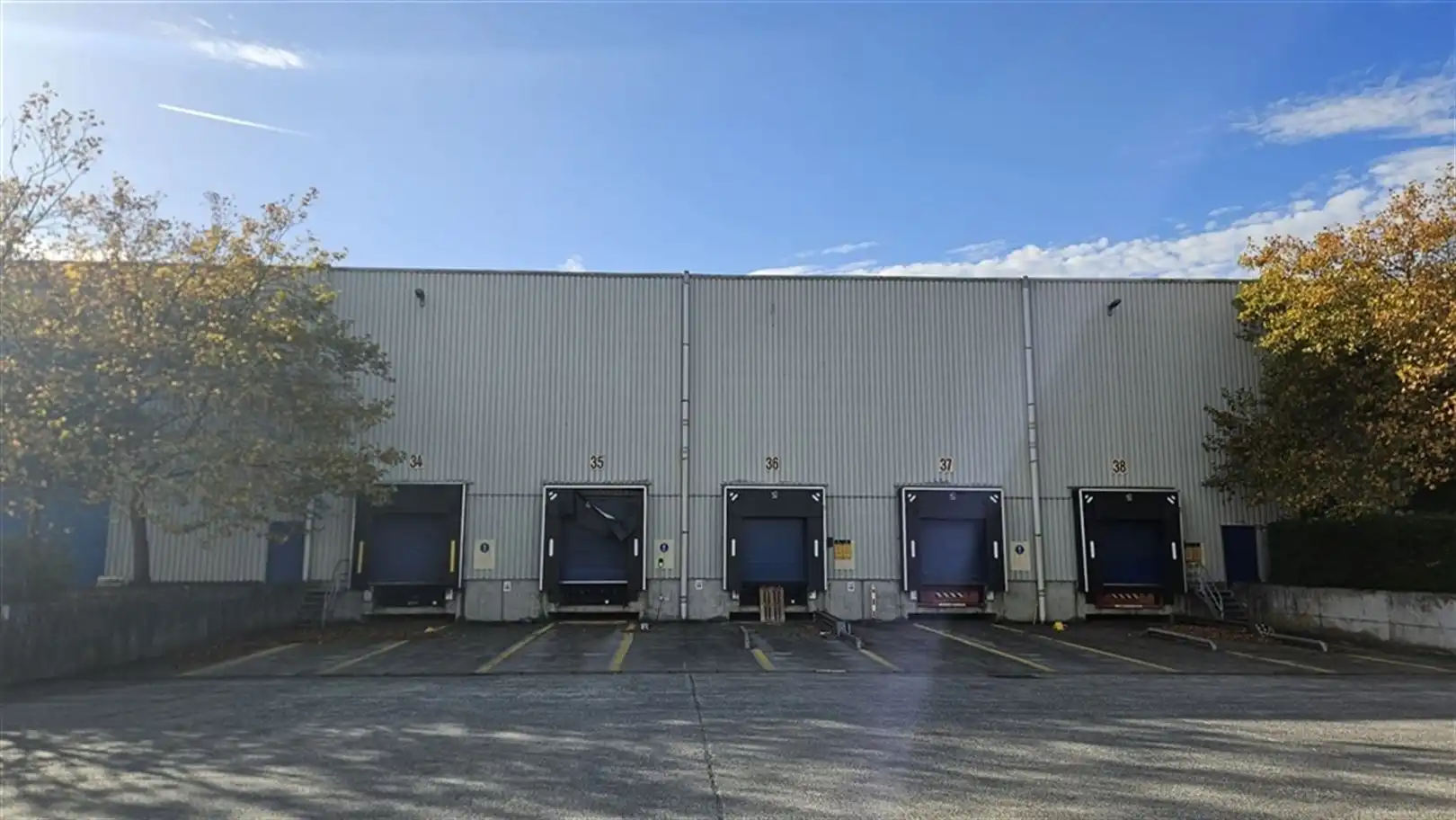 Logistieke units met kantoren foto 5