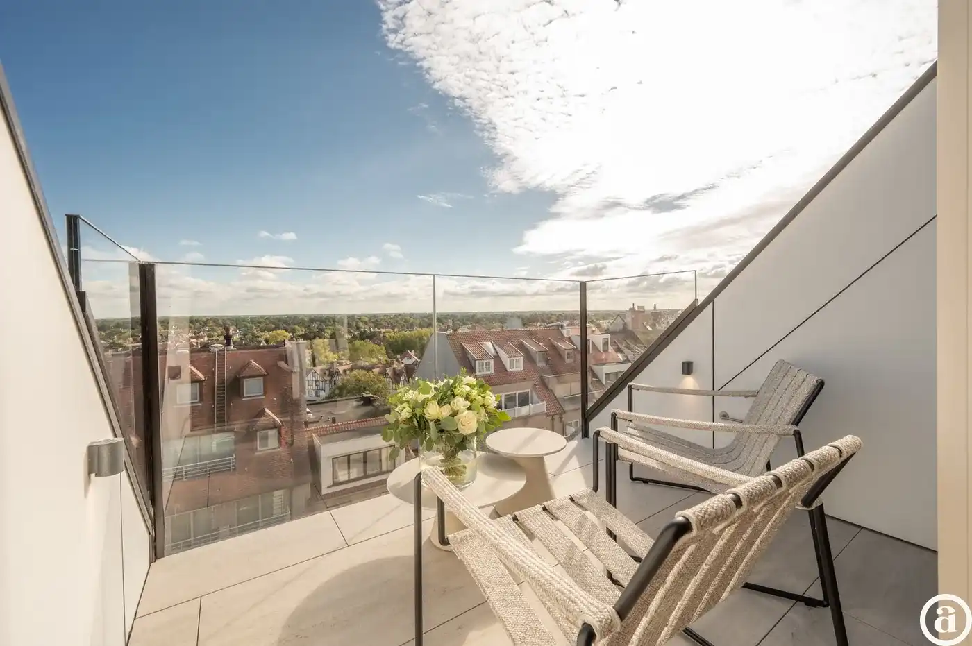 Prachtig nieuwbouw duplex-appartement op Zeedijk te Zoute. foto 13