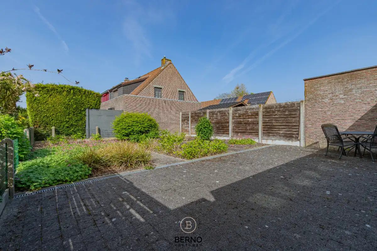 Kloeke rijwoning met garage op topligging nabij het station van Dendermonde. foto 14