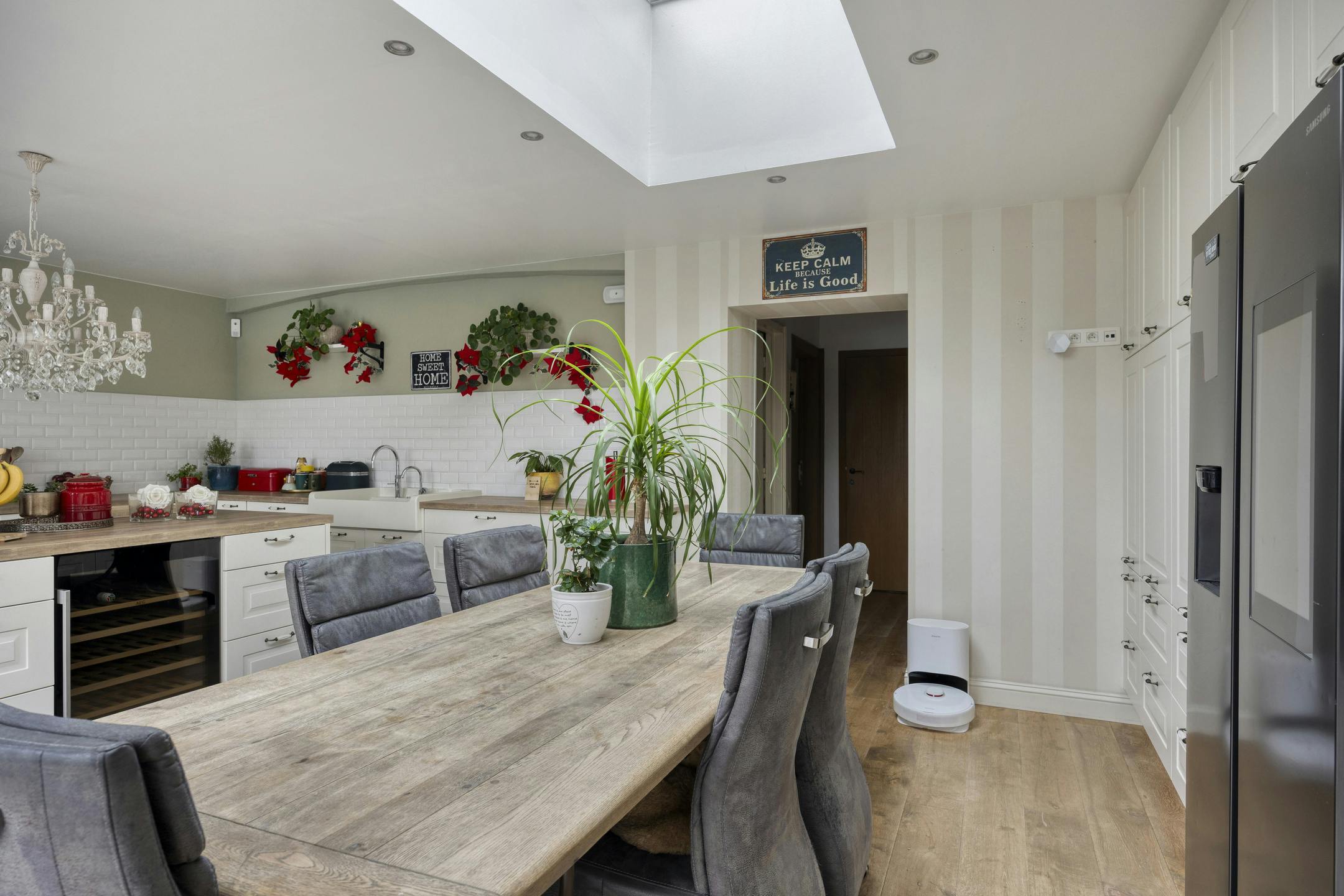 Gerenoveerd vrijstaand huis met zwembad, poolhouse en tuin foto 33