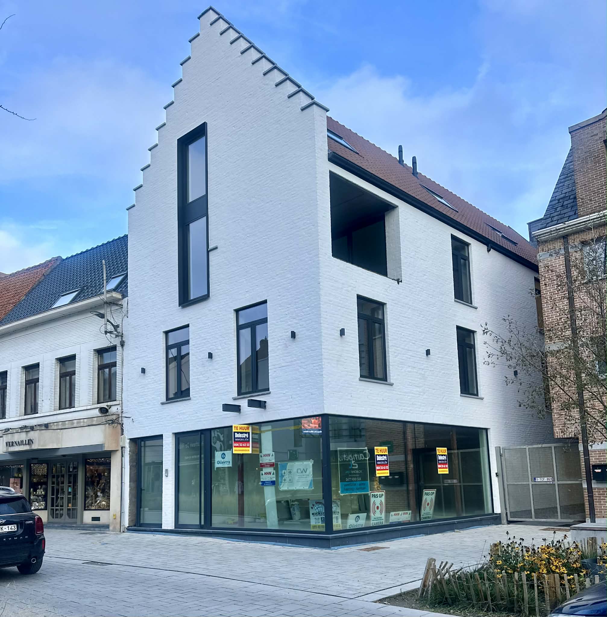 GLOEDNIEUWE winkel- of kantoorruimte in hartje Ninove foto 7