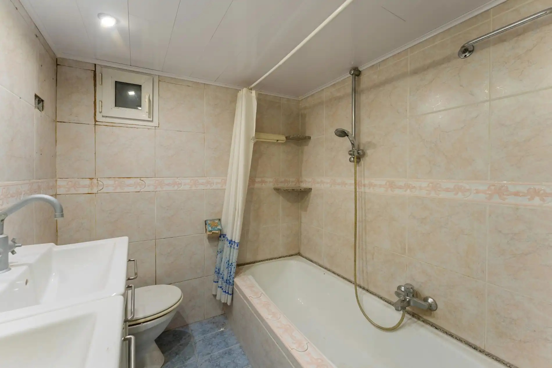 Charmante rijwoning op een toplocatie in hartje Tongeren. foto 15