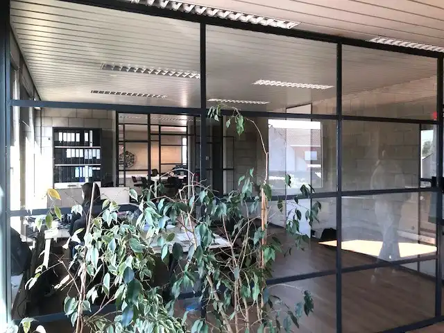 HANDELSPAND - BUREEL TE HUUR MET 3 STAANPLAATSEN foto 2