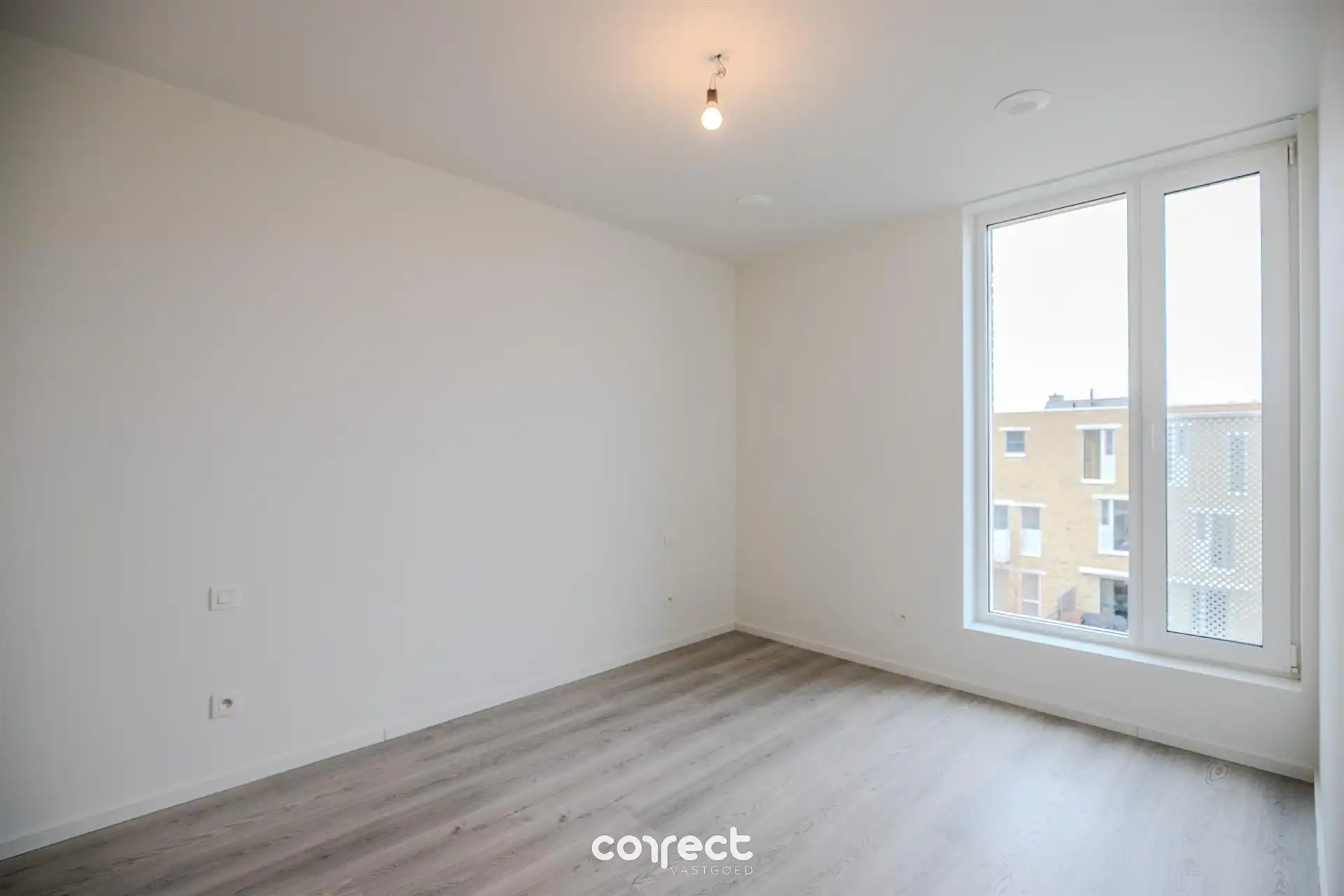 Rrecente beletagewoning met 3 slpkrs, garage en tuin. foto 11