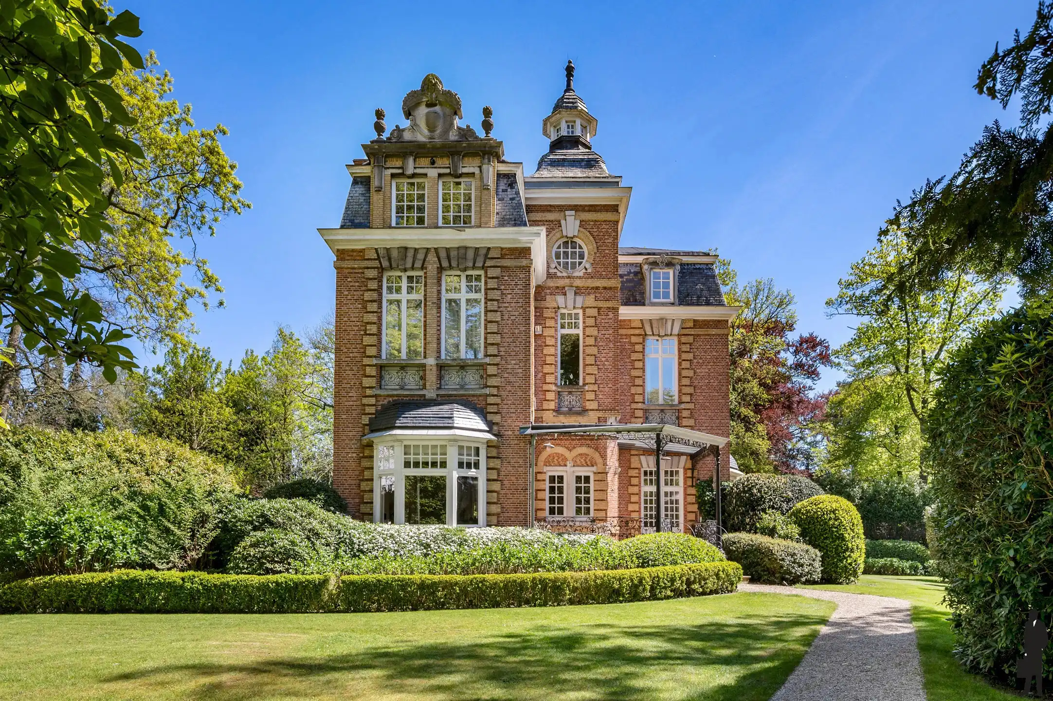 Prachtig instapklaar eclectisch landhuis op ca. 2.932m² te Hoogboom! foto {{pictureIndex}}