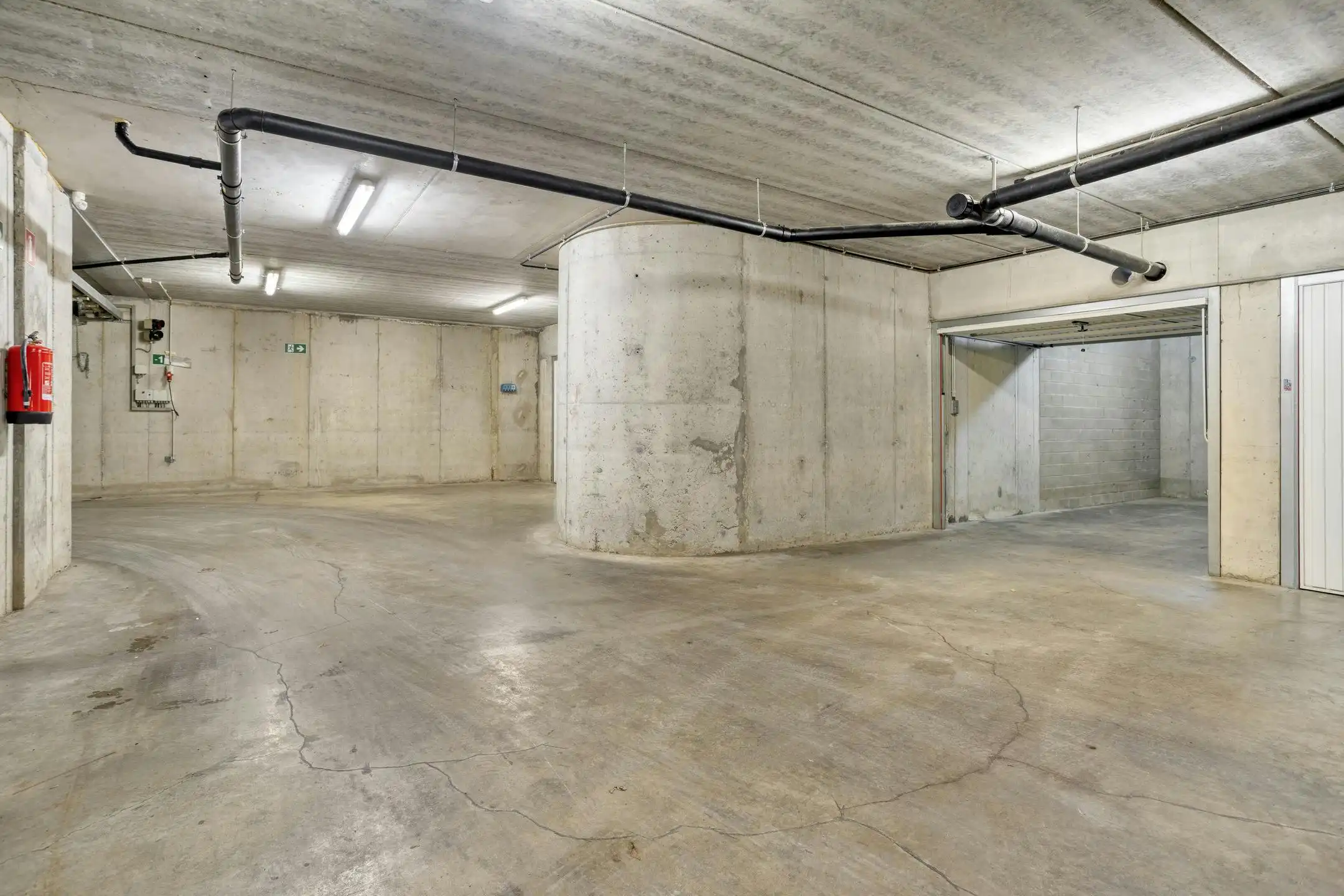 Lichtrijk 2-slaapkamer appartement in centrum Roeselare foto 13