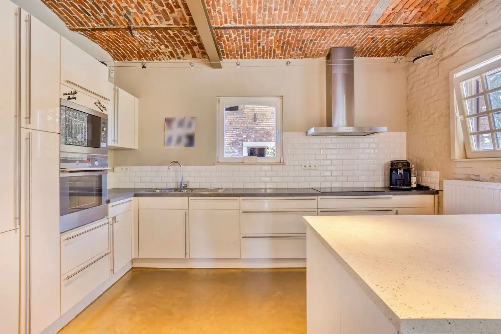 Karaktervolle hoeve met 11 slaapkamers en prachtige binnenkoer foto 21
