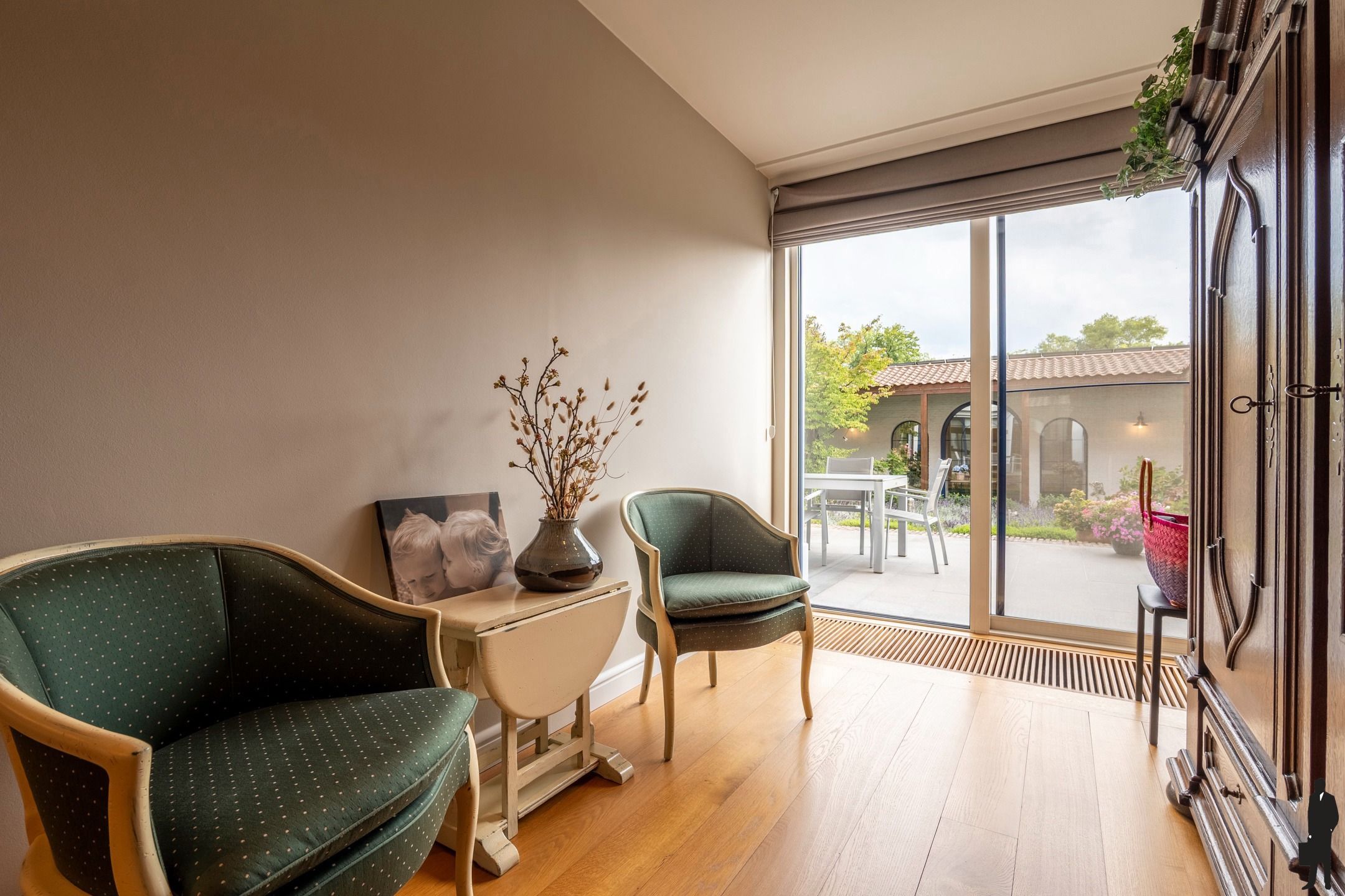 Stijlvol gelijkvloers appartement met binnenterras, tuin en binnenzwembad met wellness. foto 23