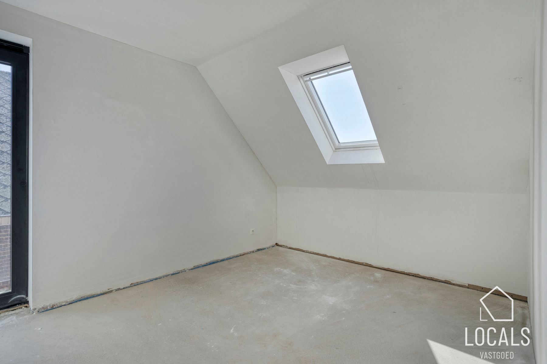 Ruime triplex-woning met 4 slaapkamers en 2 badkamers foto 20