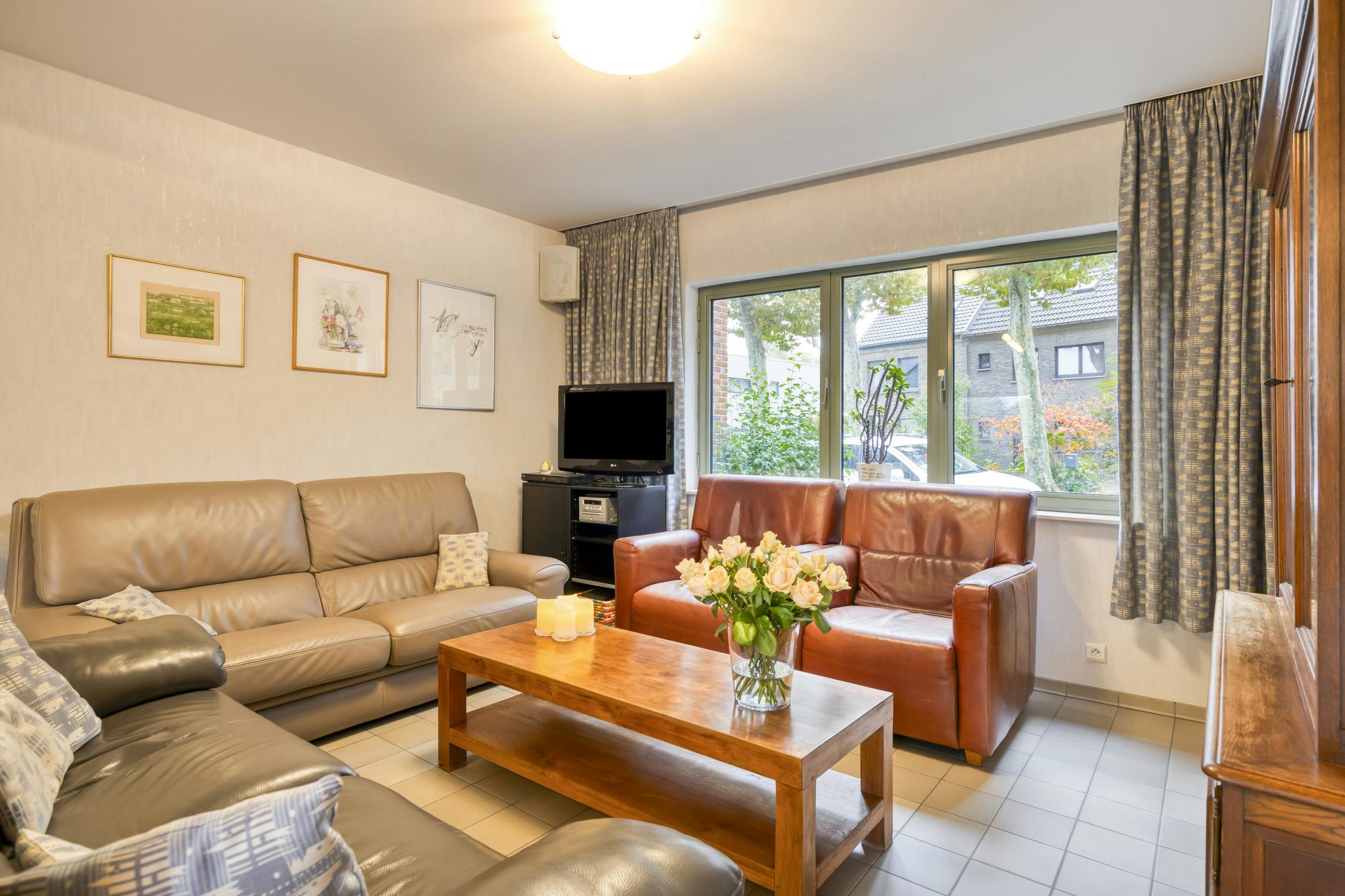 Ruim huis met 5/6 slaapkamers, garage en tuin in Boom foto 6