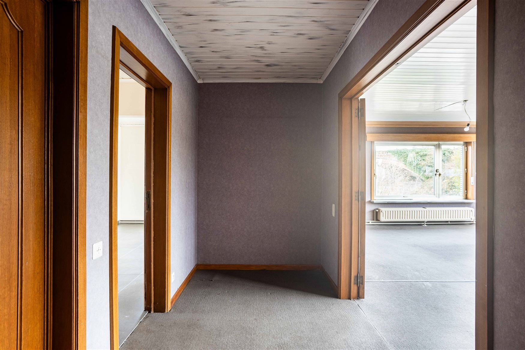 Commercieel gelijkvloers met ruim duplex appartement en grote loods te Merelbeke. foto 12