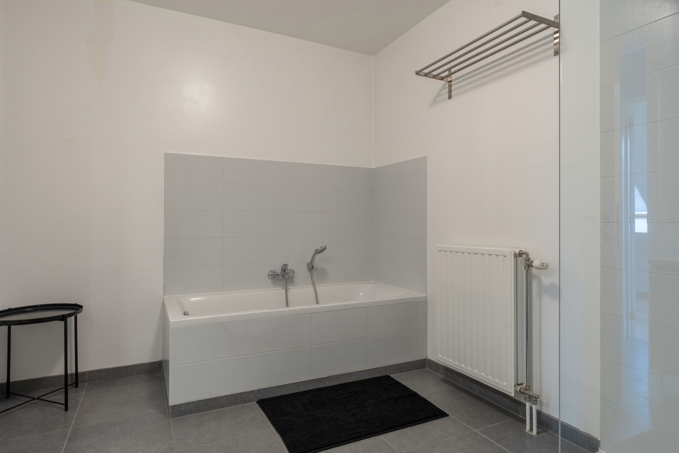 Gezellig 2-slaapkamer app met terras, berging en autostaanplaats. foto 13