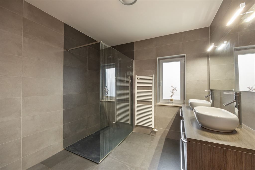 Kwaliteitsvolle HOB in een rustige straat foto 9