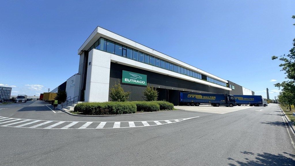 Nieuw logistiek magazijn te huur in IZ De Hulst Willebroek foto {{pictureIndex}}