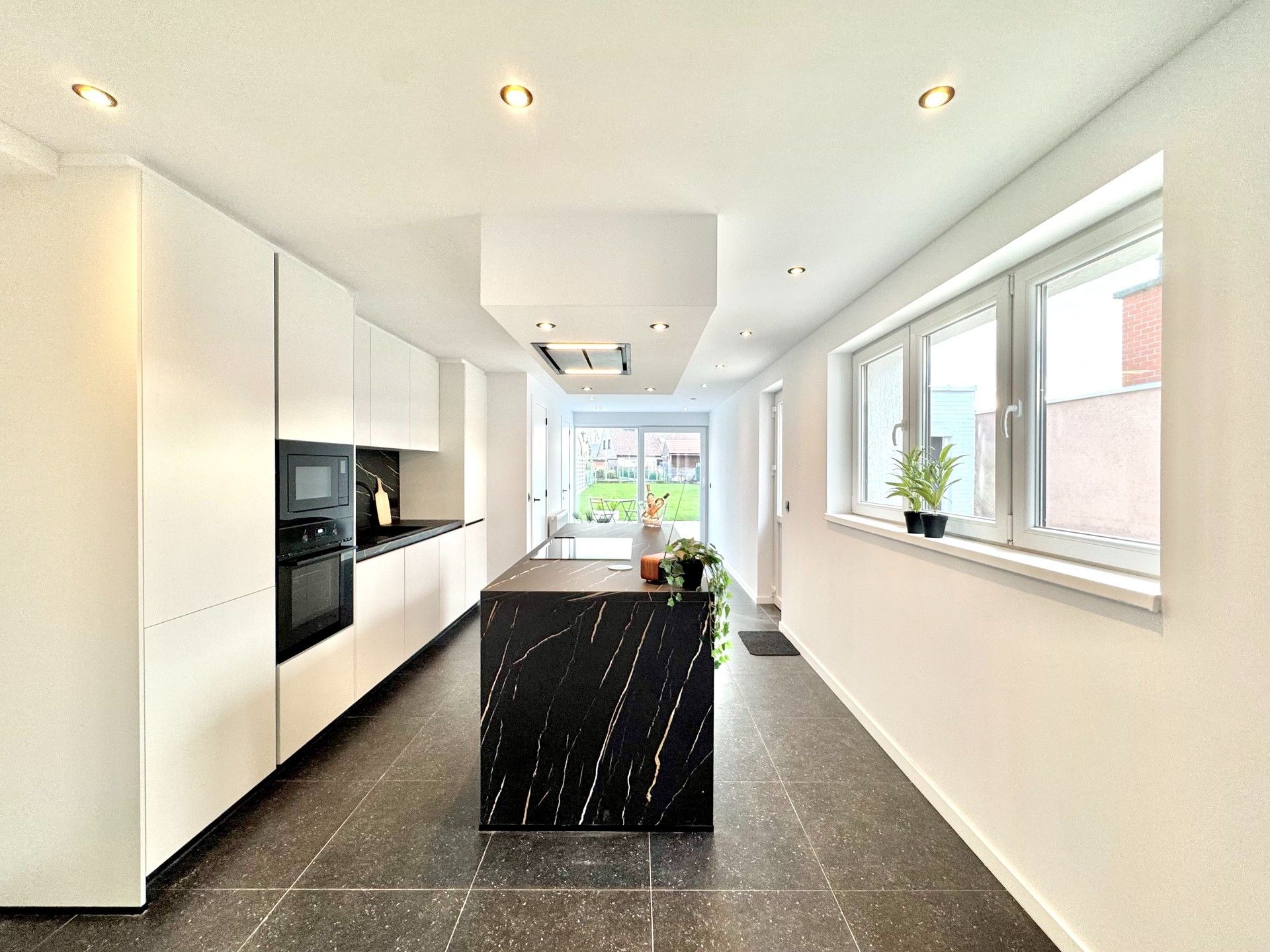 GERENOVEERDE WONING MET TUIN & GARAGE - 444 M² foto 7