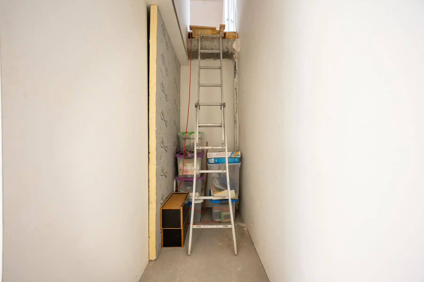 Ruime gezinswoning met tuin en 3 slaapkamers. foto 24