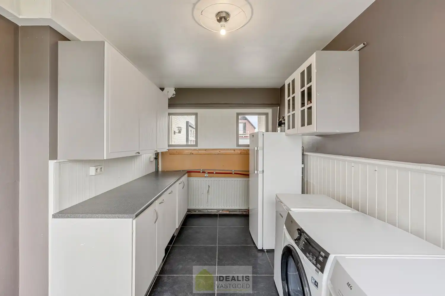 CHARMANTE EN GOED ONDERHOUDEN WONING MET 2 SLAAPKAMERS, 2 BADKAMERS, KNAP UITGERUSTE KEUKEN EN LICHTRIJKE WOONKAMER OP EEN HEERLIJK PERCEEL MET GROEN VERGEZICHT! foto 15