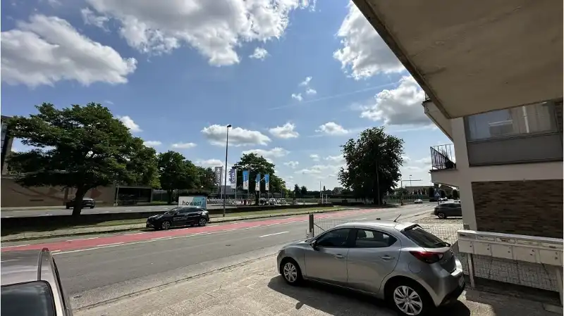 Vernieuwd 1-slaapkamerappartment te huur in Sint-Michiels Brugge foto 10