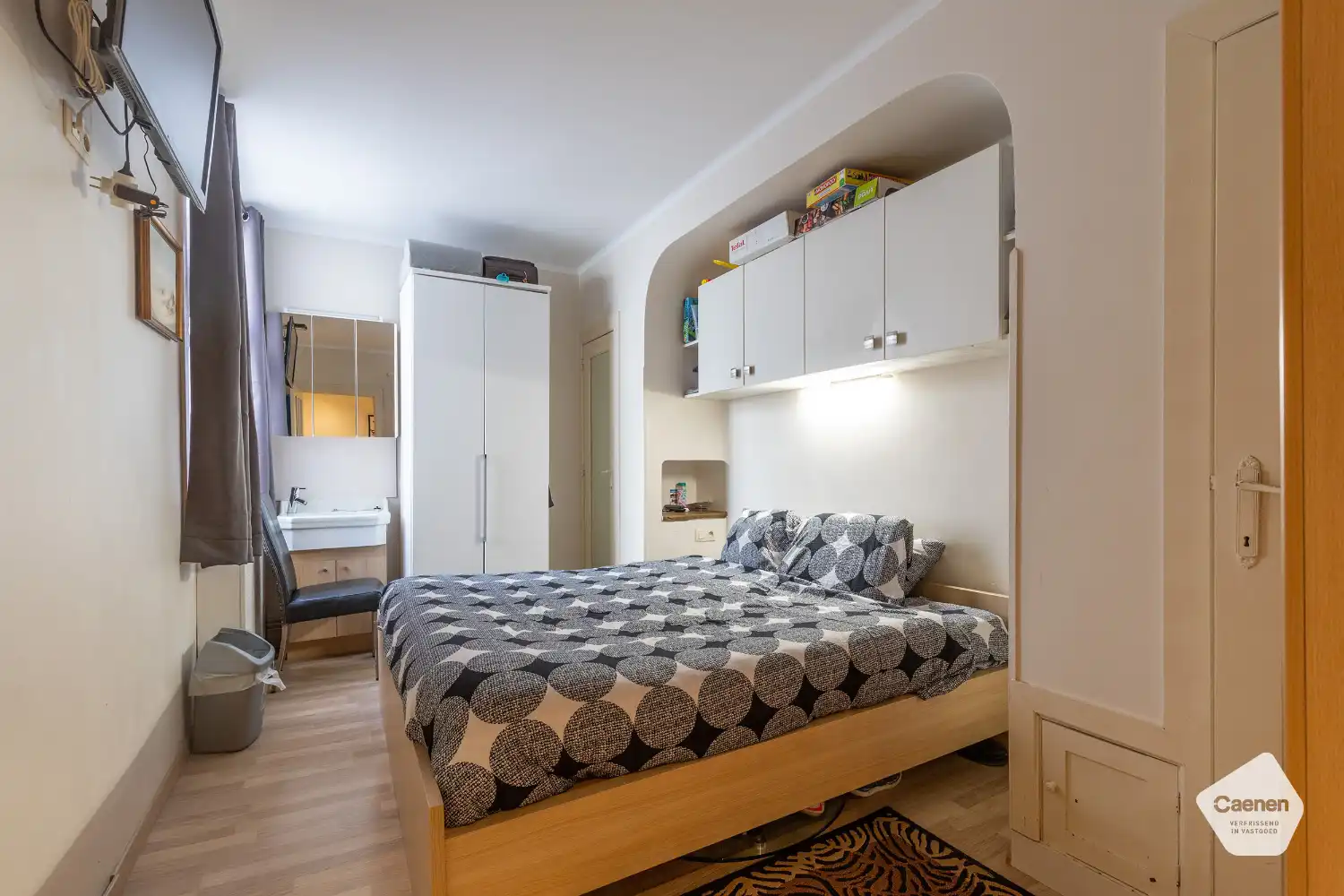 Ruim karakterappartement met 4 slaapkamers, gelegen in historisch pand foto 9