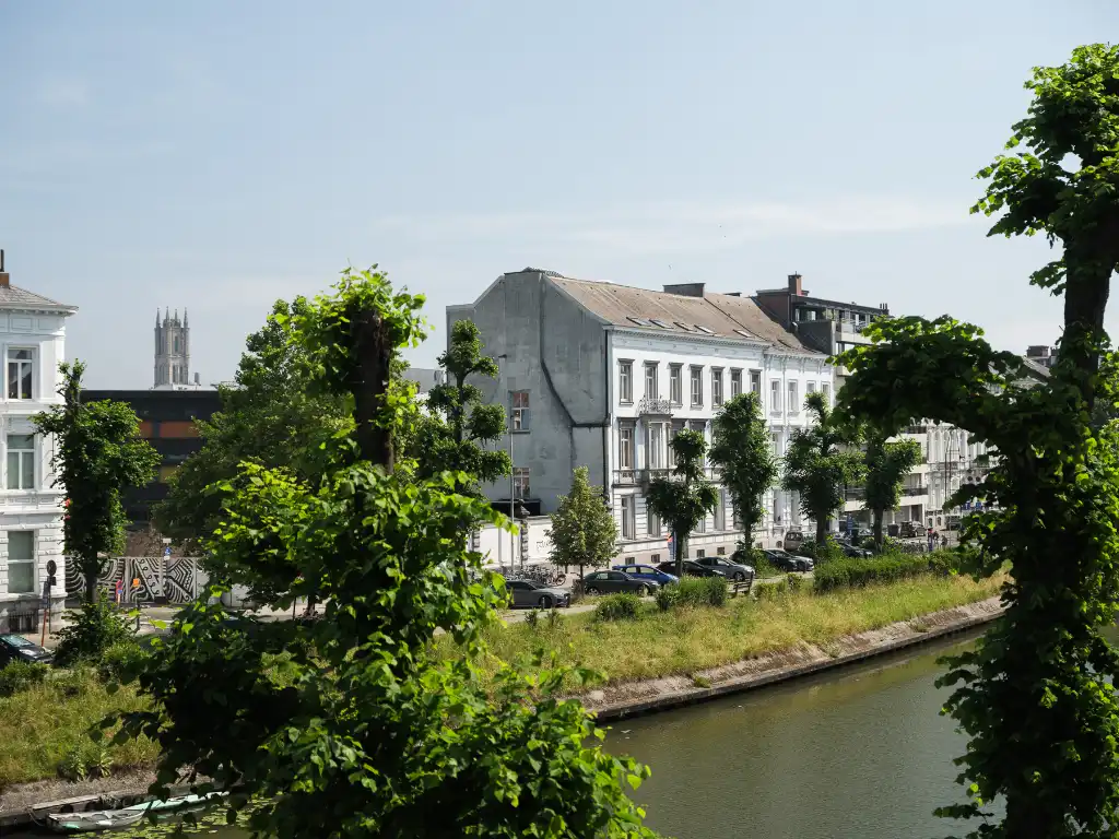 High-end afgewerkt tweeslaapkamerappartement met topligging aan de&nbsp;Coupure foto 18