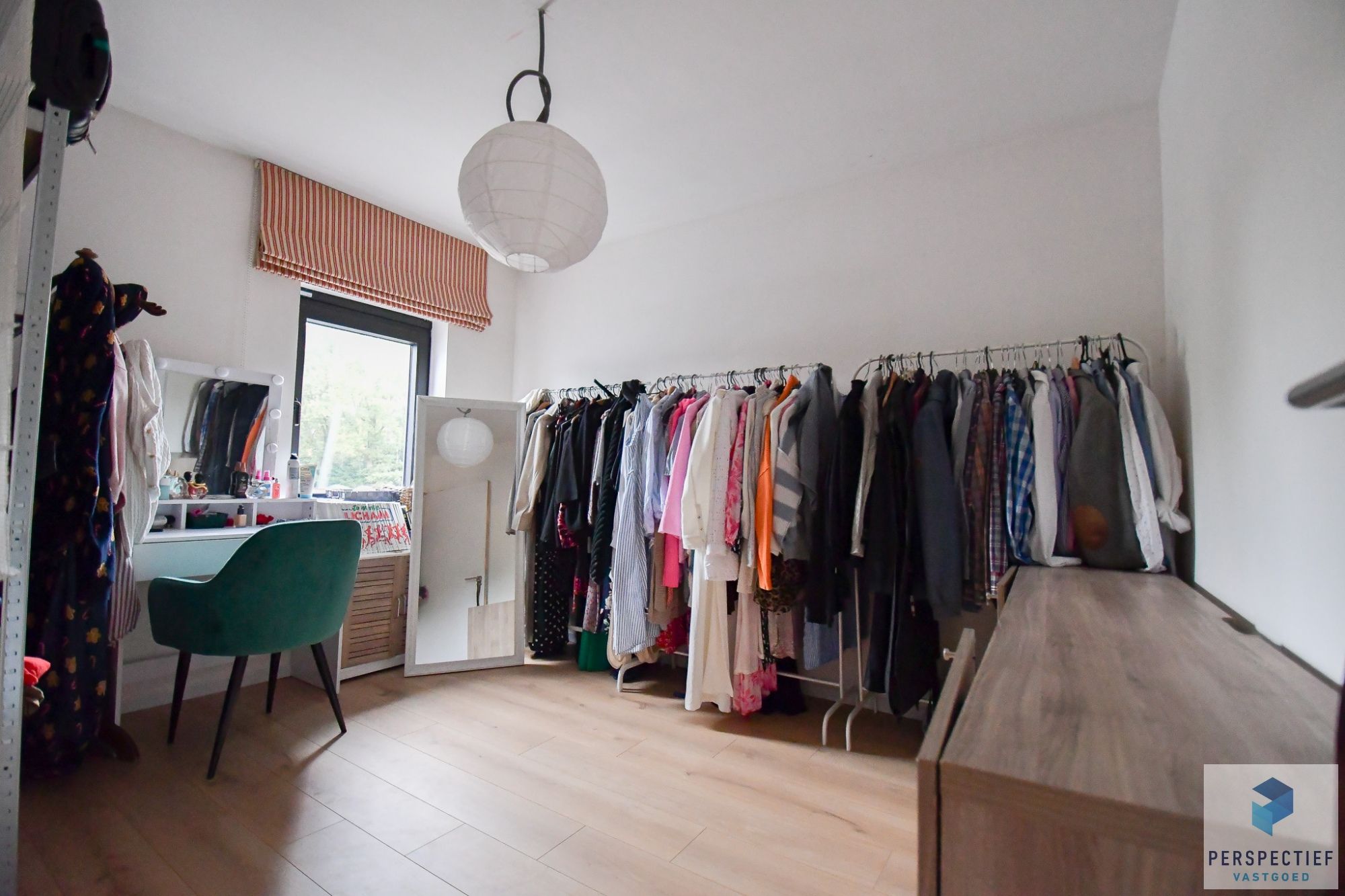 Uiterst GOED gelegen VERNIEUWDE woning met GROTE tuin foto 17