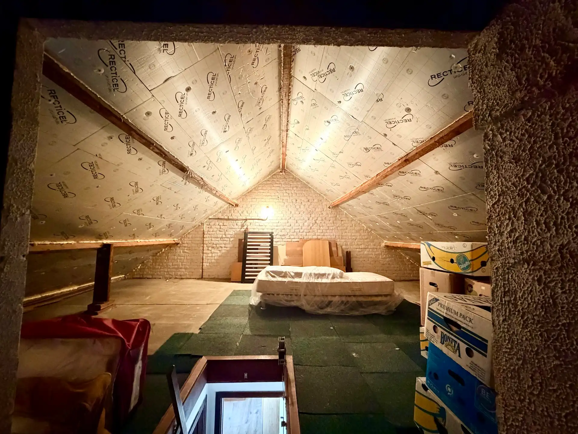 TE KOOP Instapklare bel-etagewoning met terras en ruime garage. foto 16