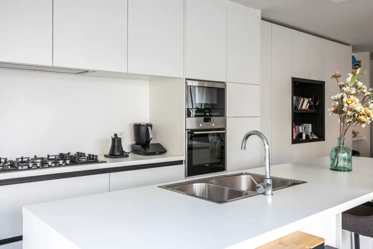 Ruim 2SLK-appartement (95 m²) met terras en zicht op Park Spoor Noord + parking foto 7