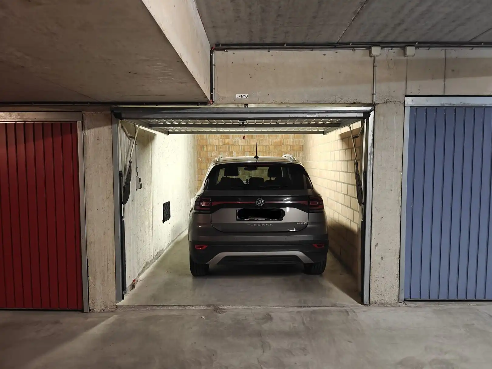 garage foto {{pictureIndex}}