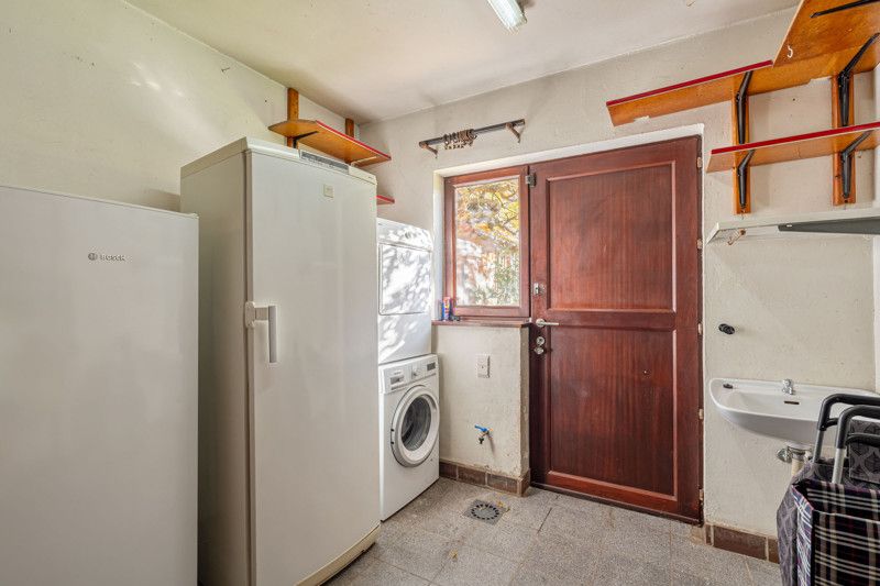 Statige villa op een perceel van 42are 70ca foto 48