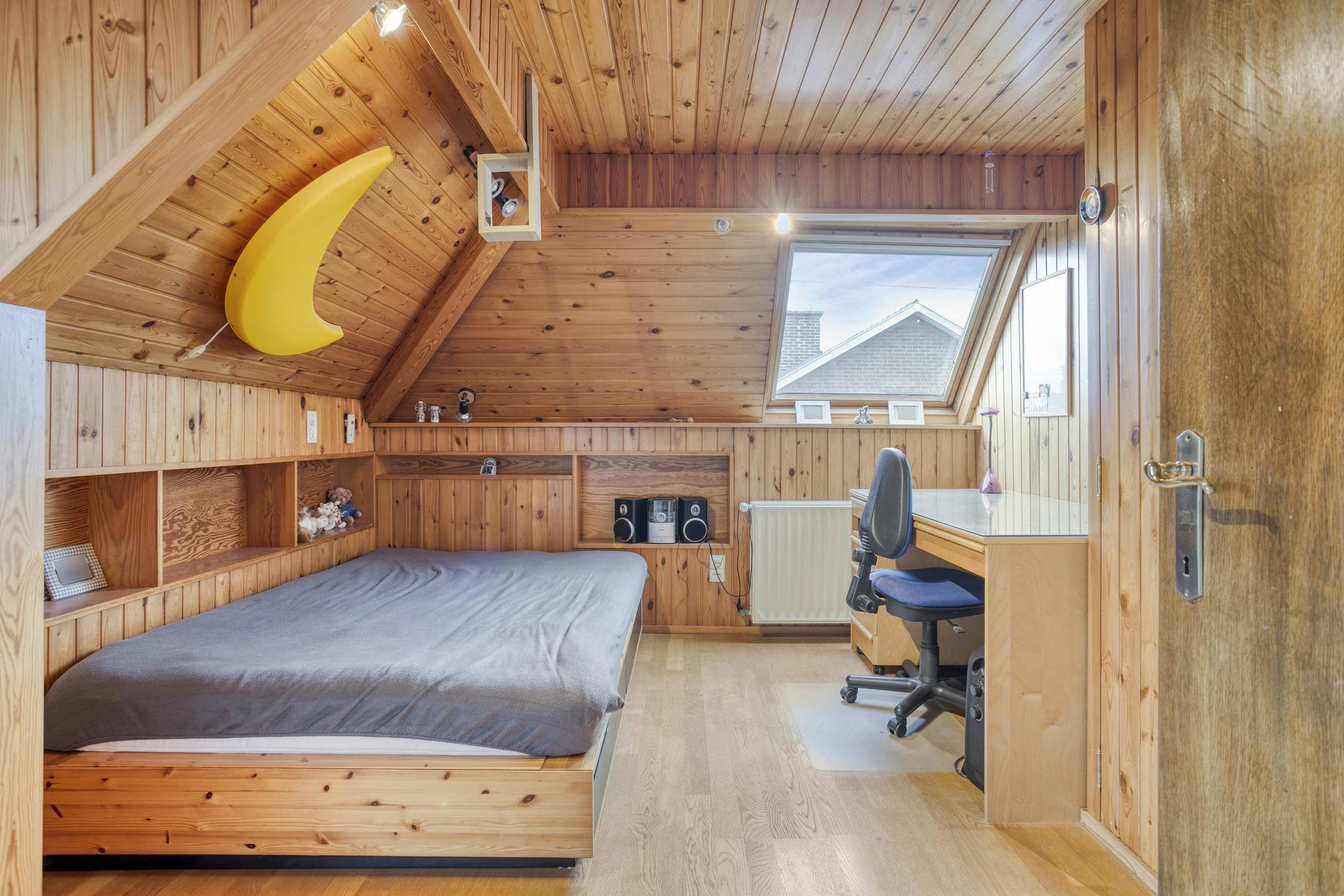 Alleenstaand huis met 5 kamers en atelier te koop in Waregem foto 11