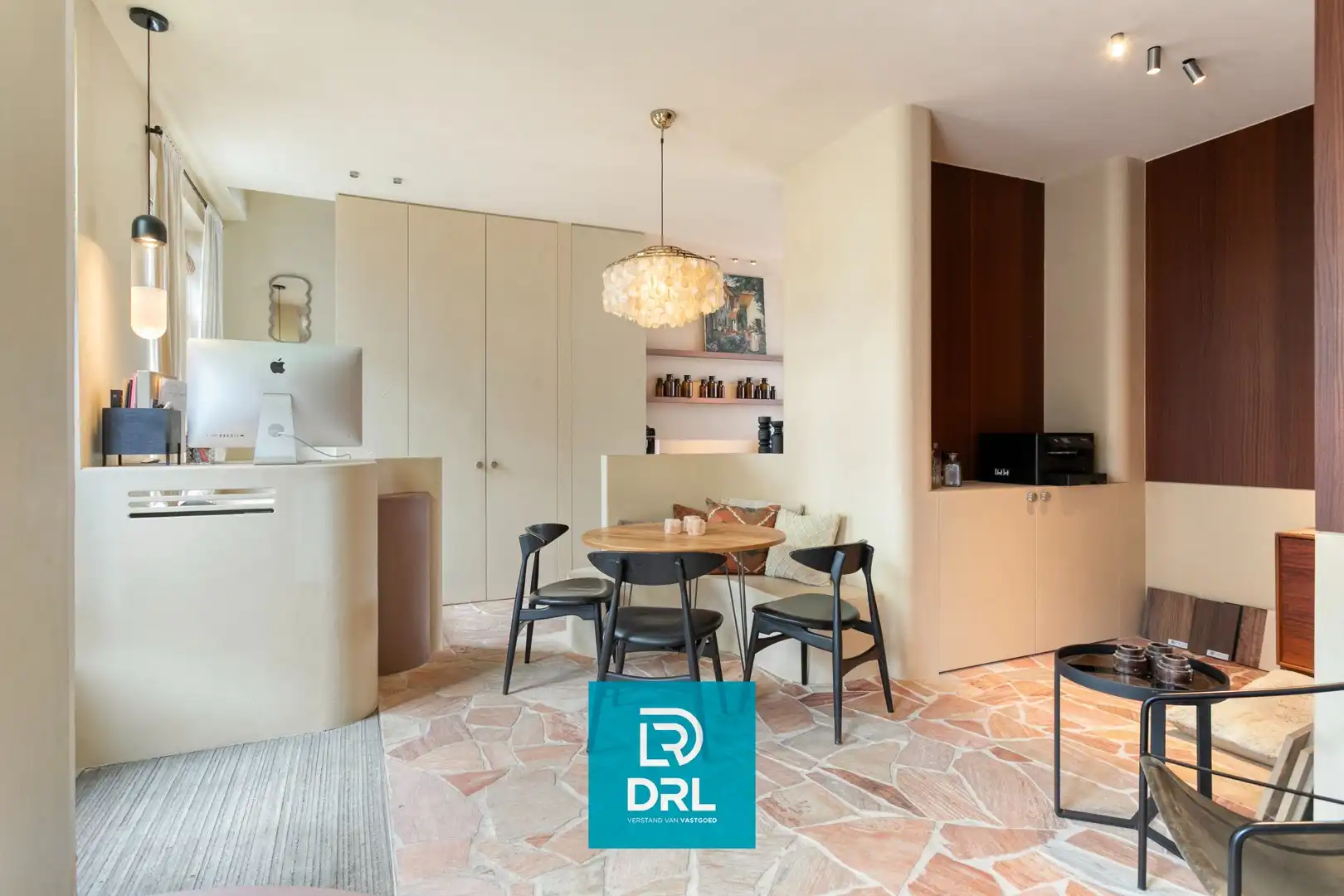 STIJLVOLLE WONING met MULTIFUNCTIONEEL GELIJKVLOERS te BRUGGE foto 2