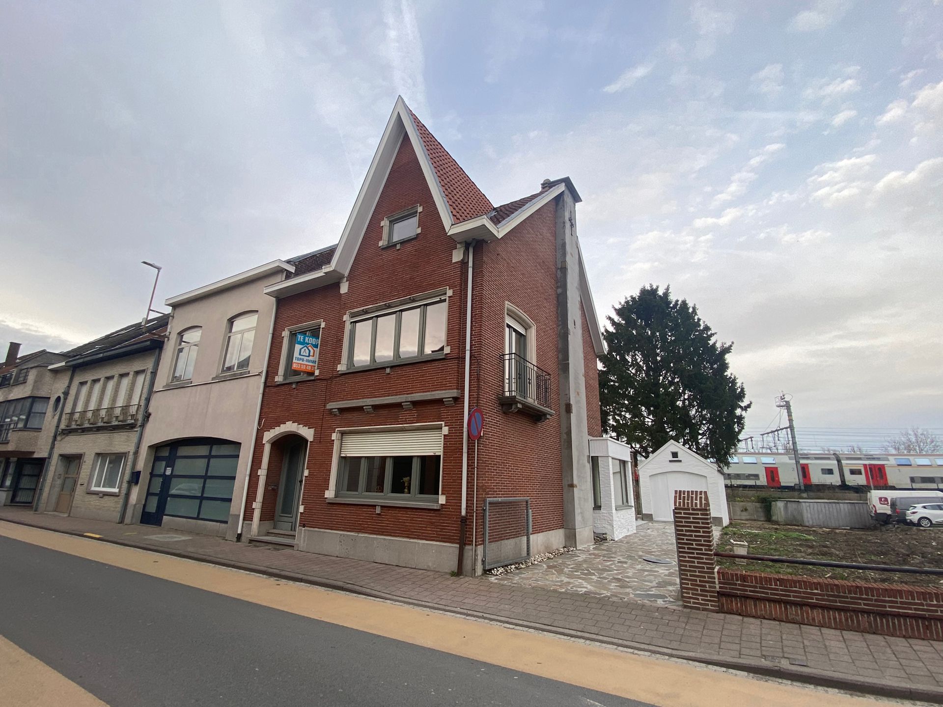 ()=>{if(producerUpdateValueVersion(node),producerAccessed(node),node.value===ERRORED)throw node.error;return node.value} Guido Gezellestraat 123 - 9470 Denderleeuw