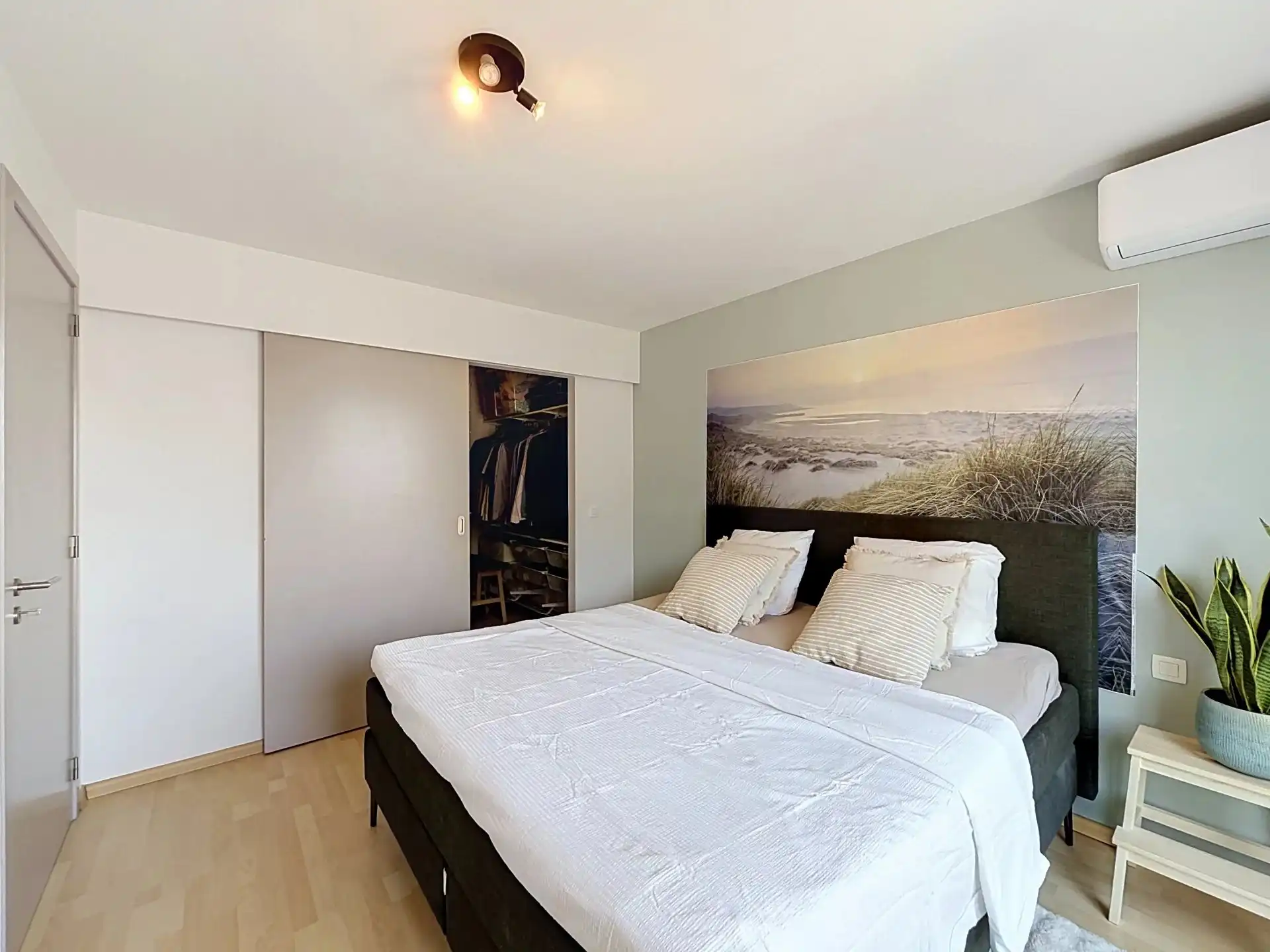 Luxe triplex met dubbele garage, 5 slaapkamers en 2 badkamers  in hartje Mol centrum foto 26