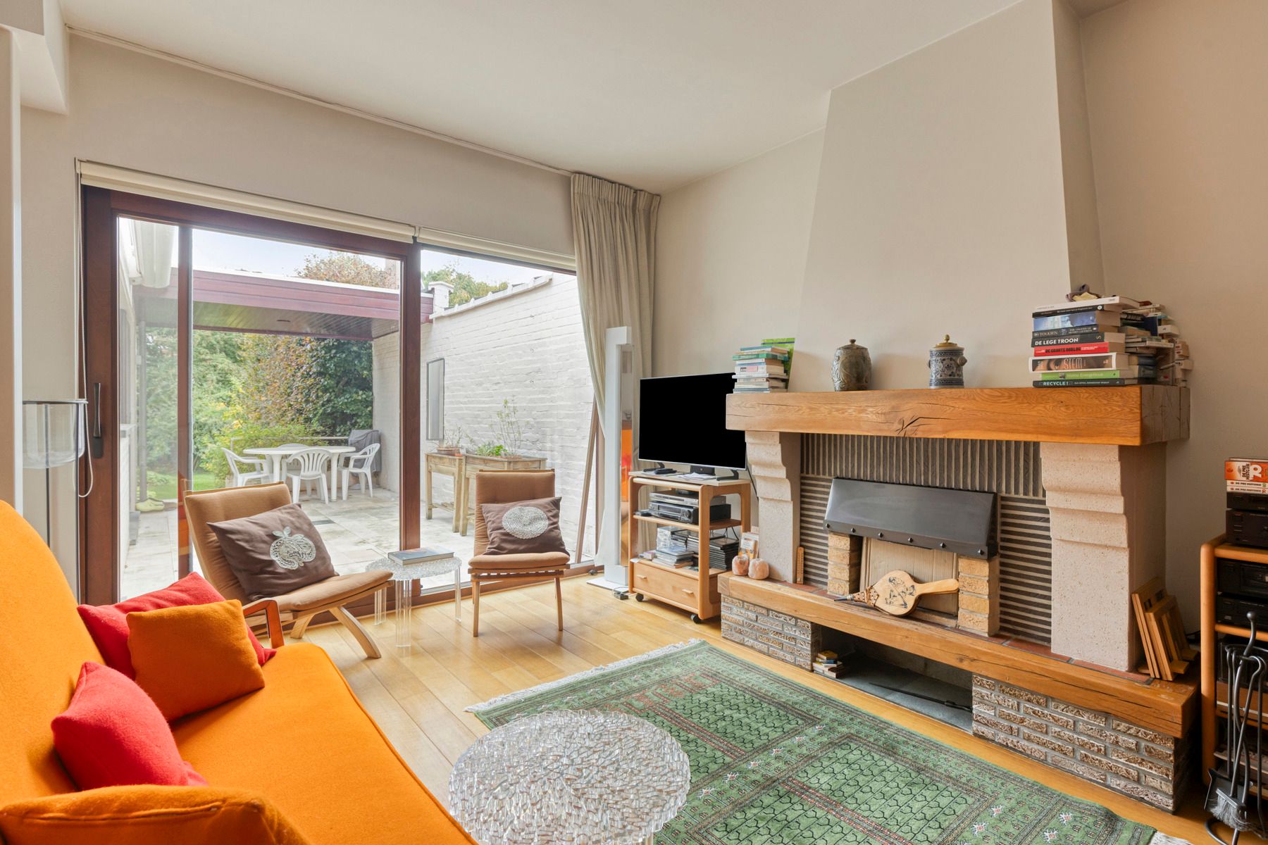 Goed gelegen charmante en instapklare woning ! foto 2
