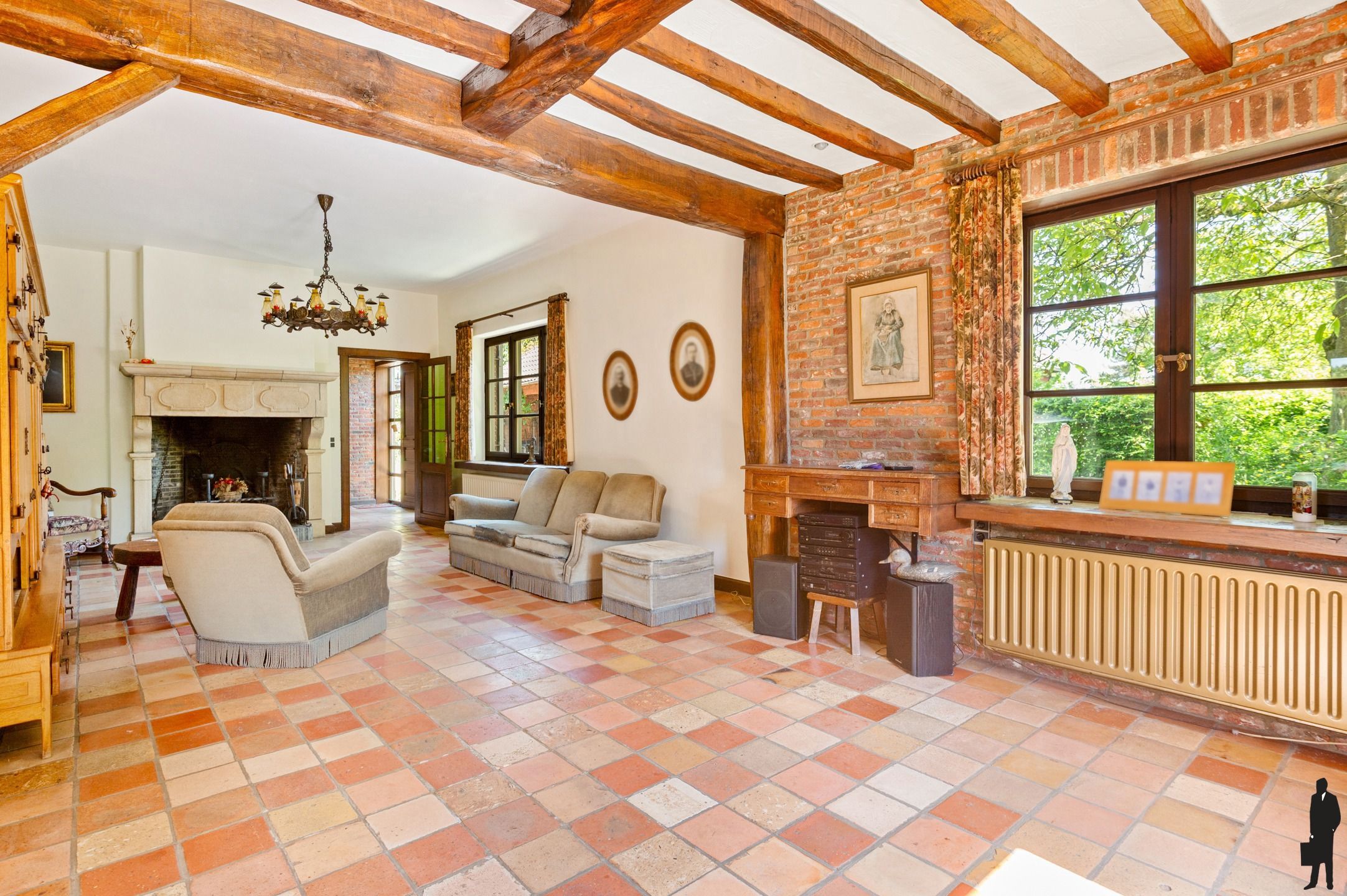 Riante hoeve met bijgebouw foto 9