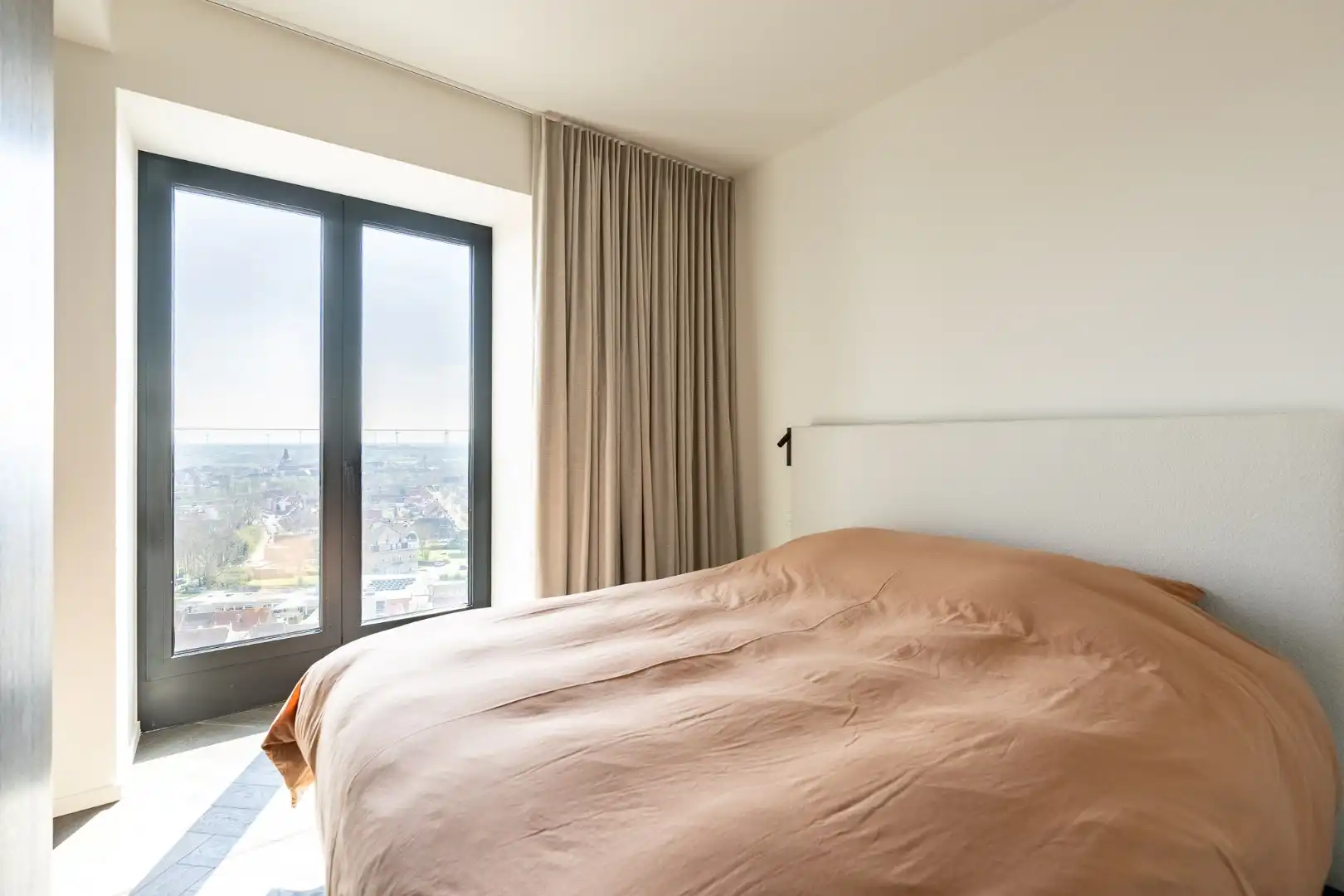 Luxueus nieuwbouwappartement met panoramische verzichten foto 16