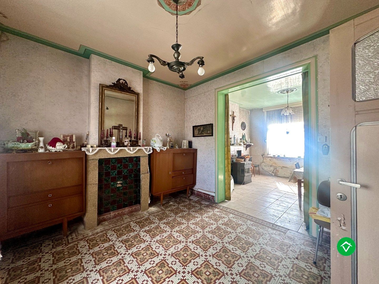 Te renoveren of te slopen woning op ruim perceel van 854 m² in Ichtegem - ideale opportuniteit voor wie wil bouwen of renoveren in een landelijke omgeving. foto 7