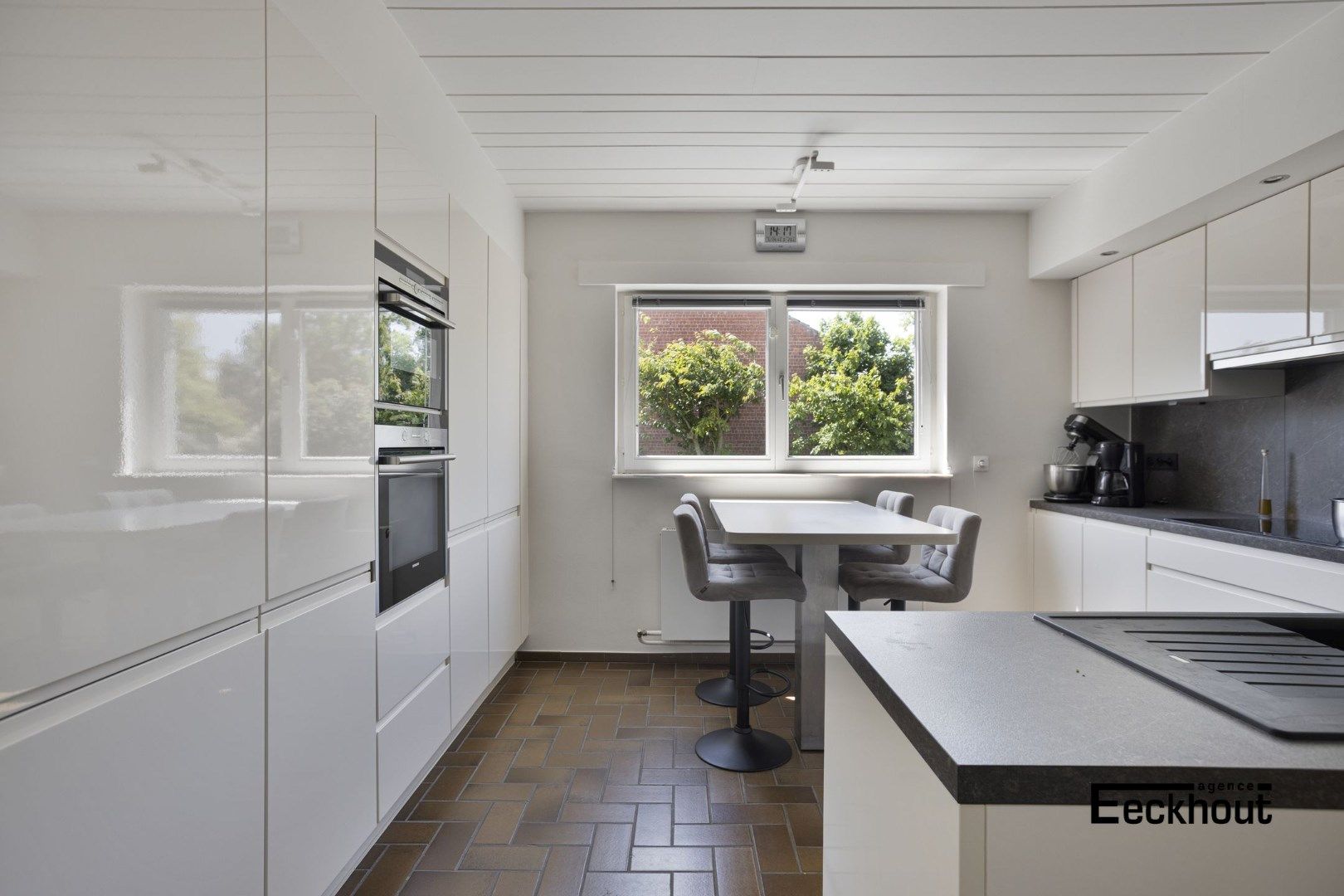 Instapklare villa met garage en aanpalend perceel bouwgrond! foto 10