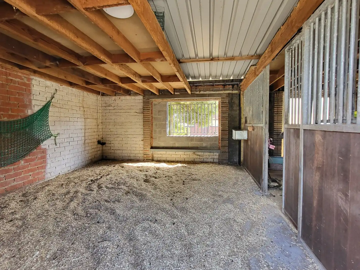 Karaktervolle eigendom met uitzonderlijk potentieel, paardenstal en 2 ruime garages op 2.550 m², met 248 m² bewoonbare oppervlakte. foto 10