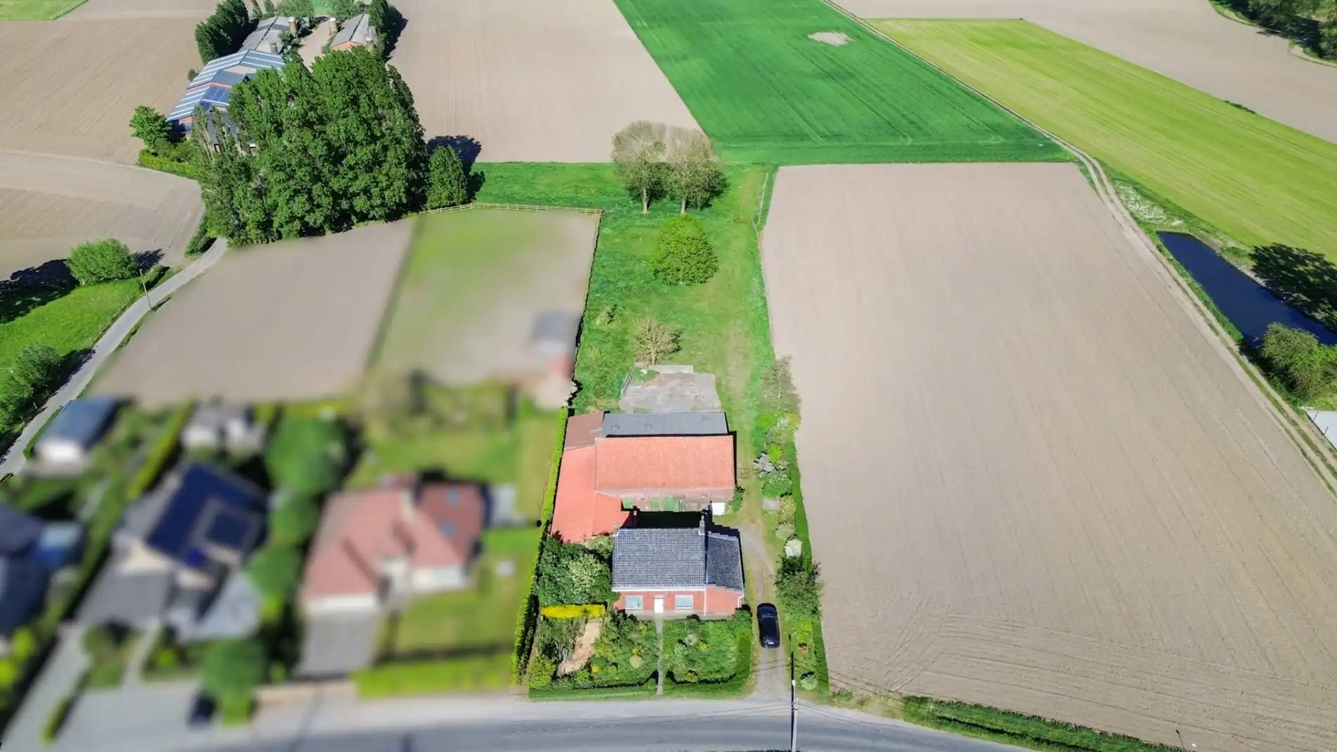 Landelijke hoeve-woning op ruim perceel, met weide en stallingen. foto 18