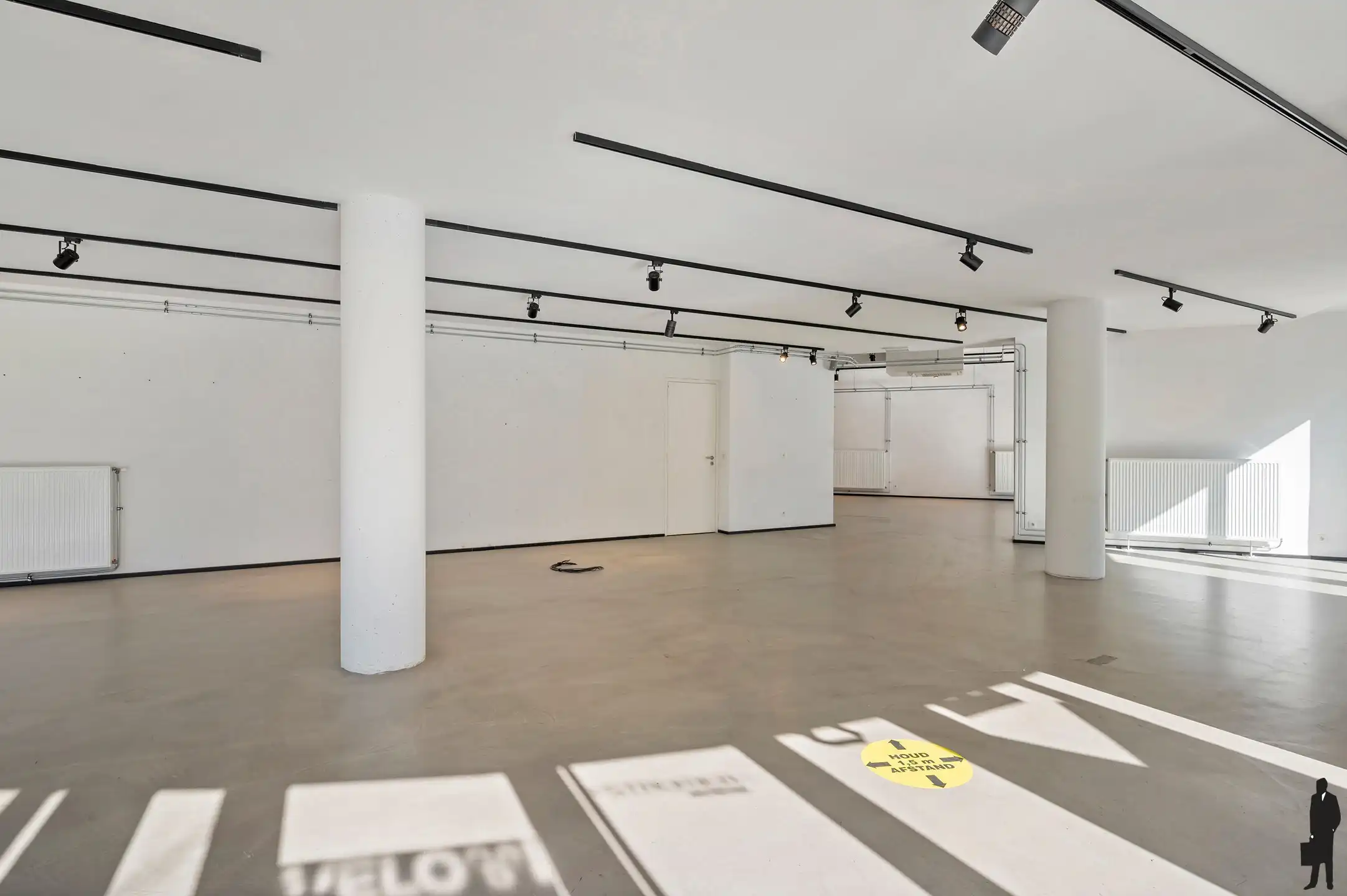 Handelsglv van ca. 327m² in het centrum van Brasschaat ! foto 2