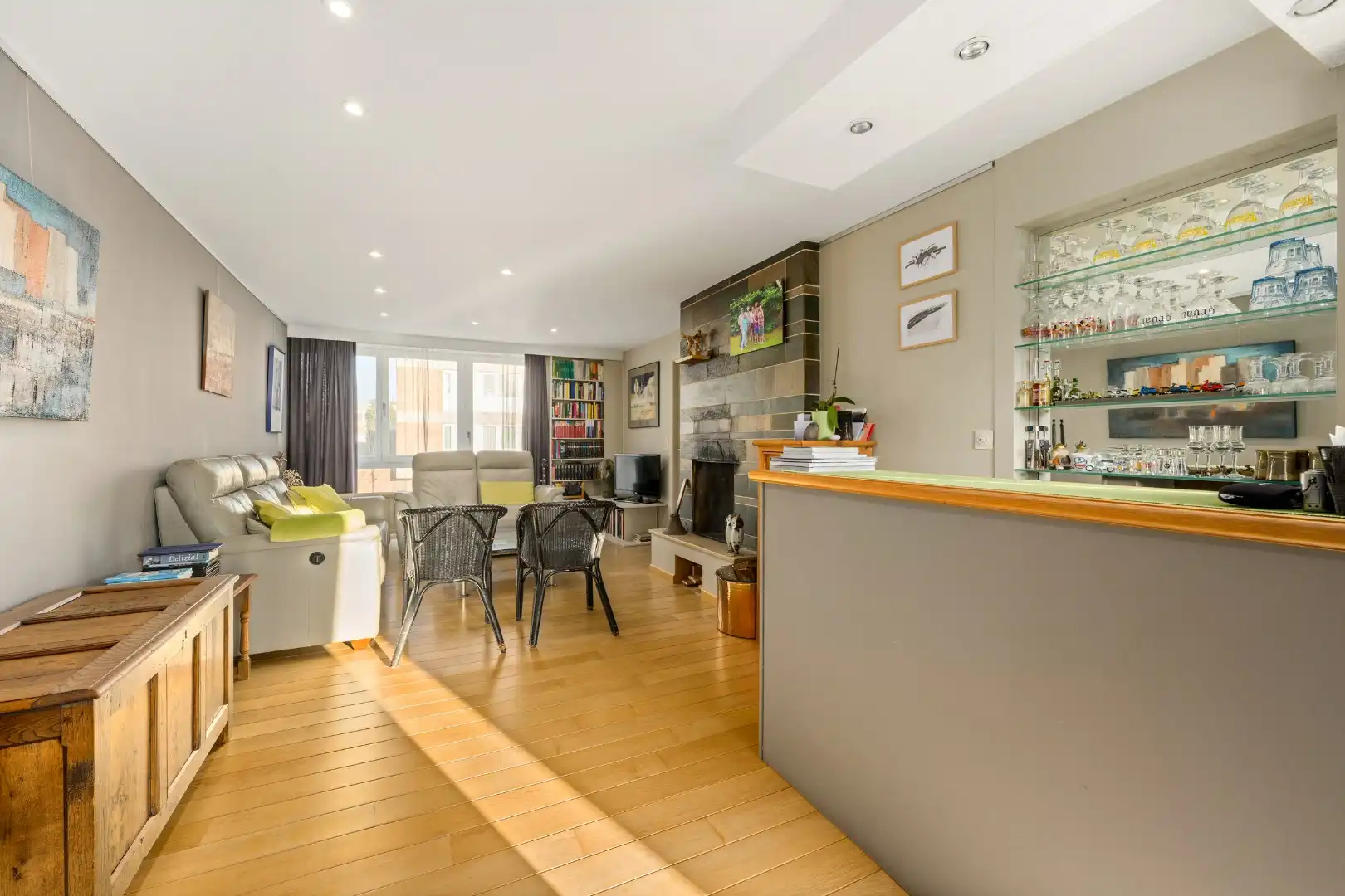 Perfect onderhouden bel-etagewoning in gezellige buurt te Sint-Michiels foto 4