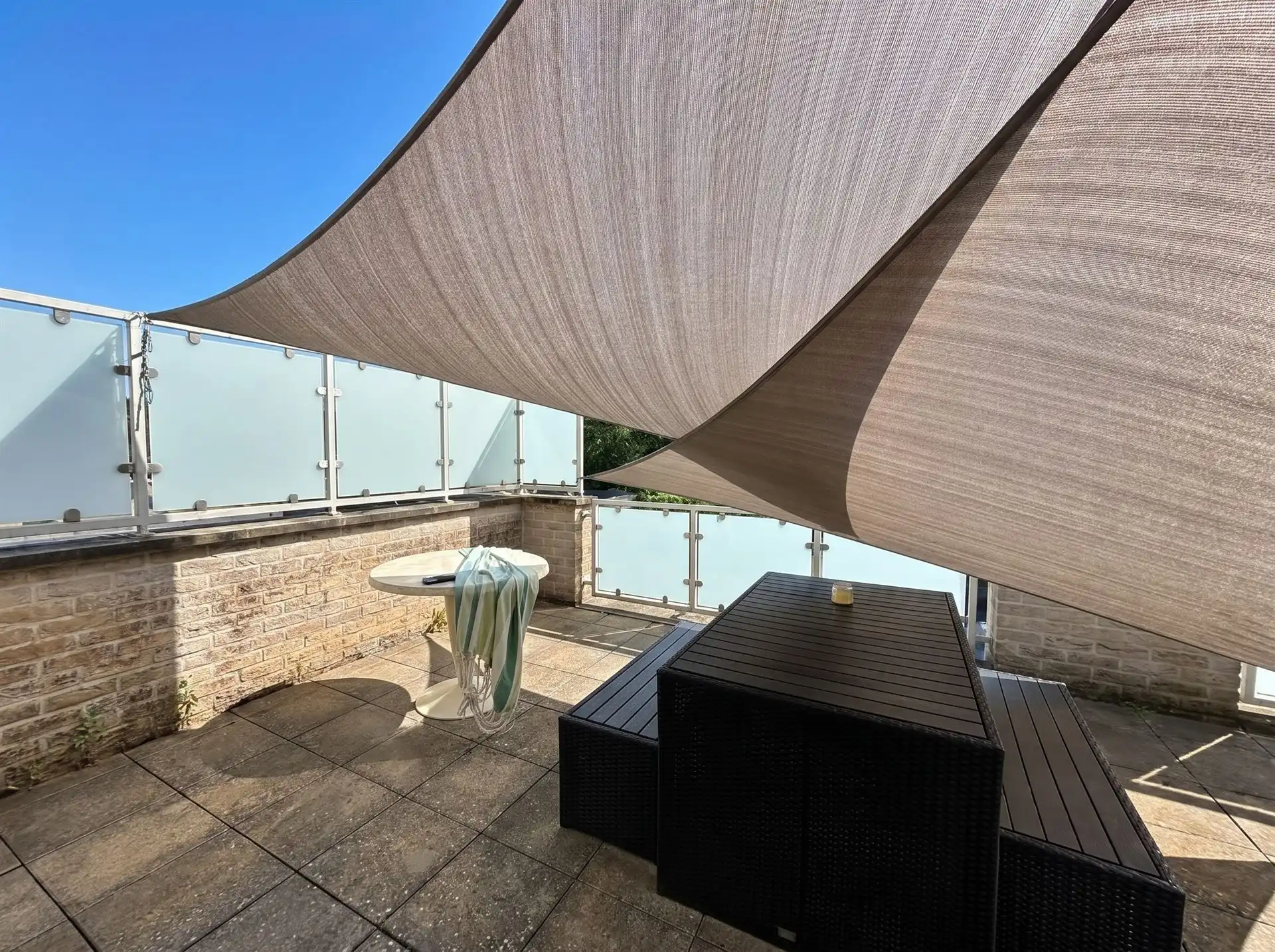 Ruim wonen op een toplocatie in Lanklaar met alle comfort, 2 terrassen en garagebox inbegrepen. foto 11