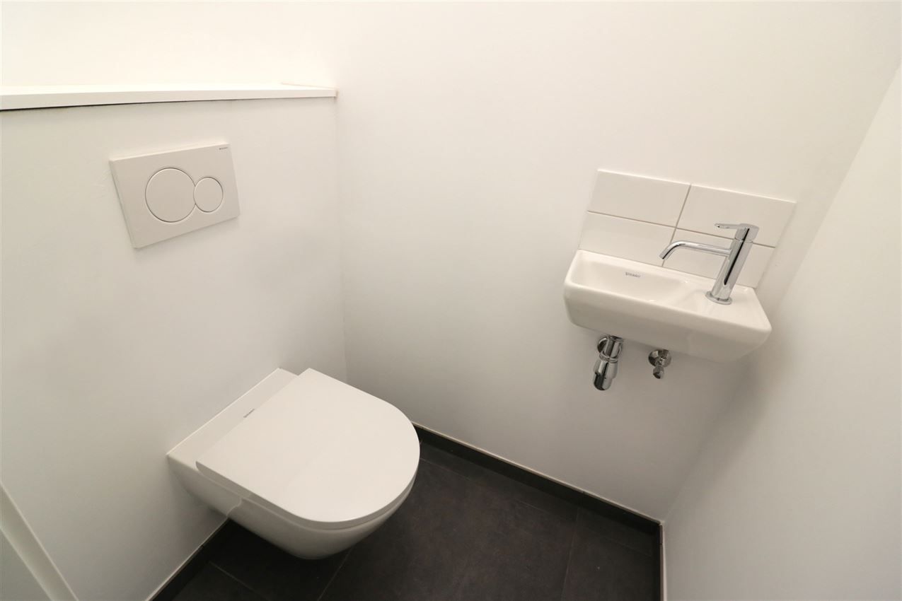 Zonnig appartement, zuidterras, twee slpk, autostaanplaats op gunstige locatie foto 29