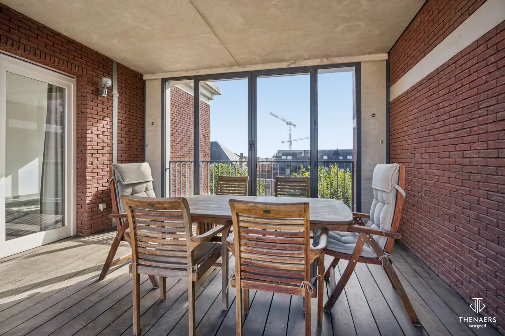 Ruim appartement van 166 m² met 2 terrassen en ondergrondse autostaanplaats in hartje Sint-Truiden. foto 7