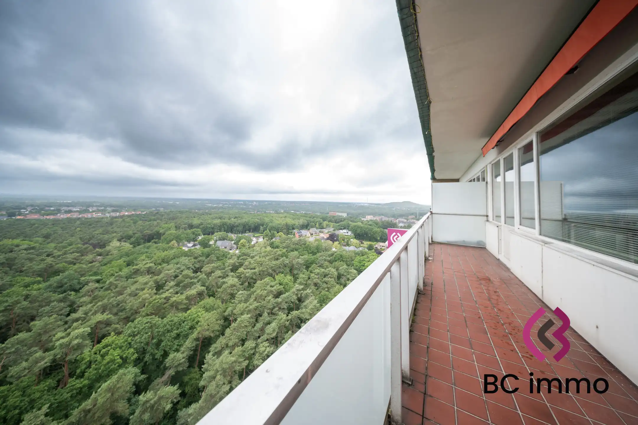 2 slaapkamer appartement met panoramisch uitzicht op toplocatie foto 10