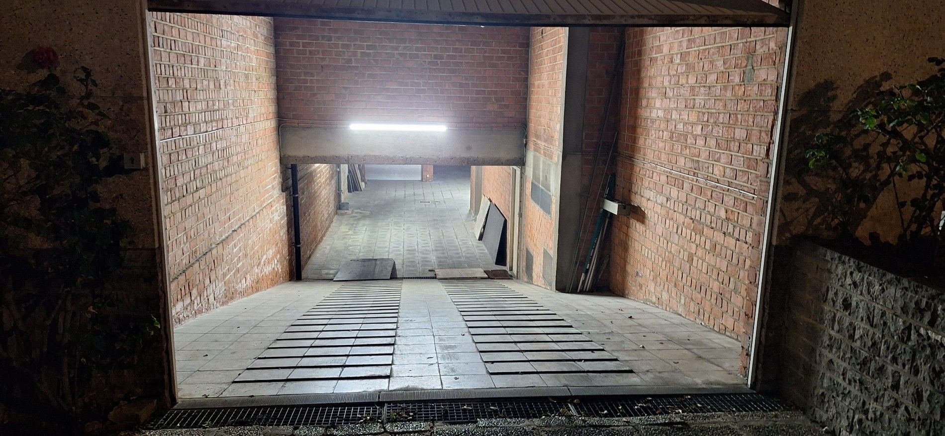 Ruime garagebox te huur te Jette  foto 6